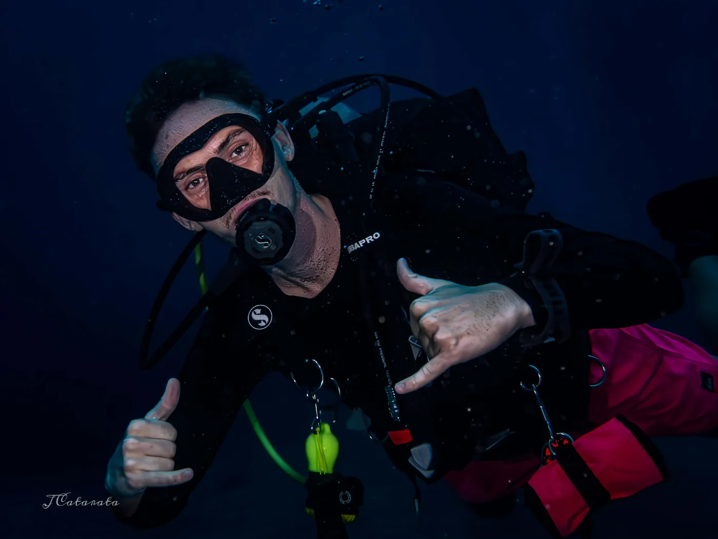 Antoine underwater during instructor training in Dauin