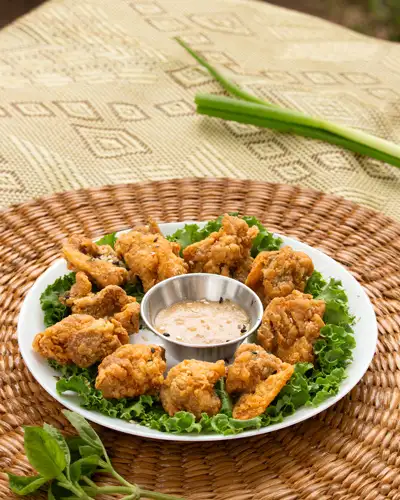 Assiette de poulet grillé